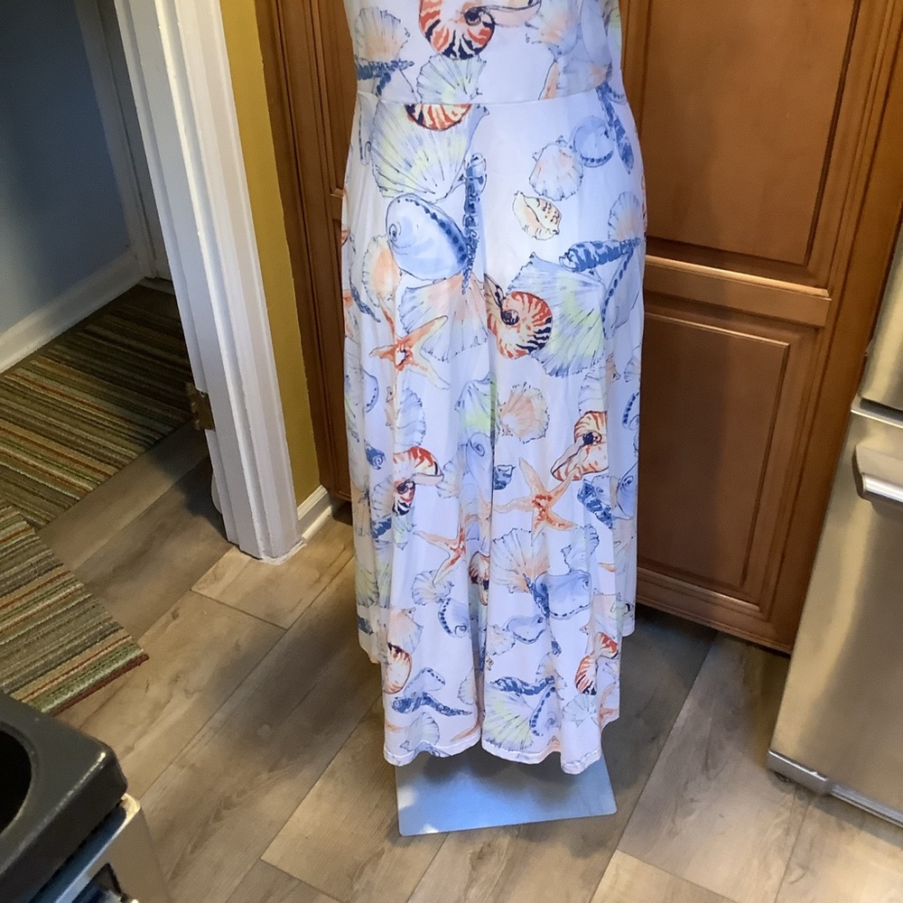 NWOT MAXI DRESS WITH BEACH OBJECTS ALL OVER - Picture 4 of 6